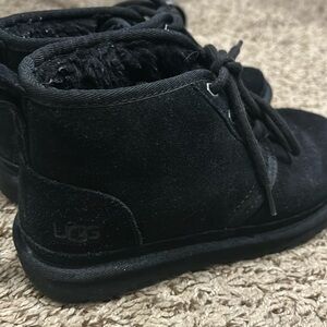 UGG woman’s Neumel Chukka